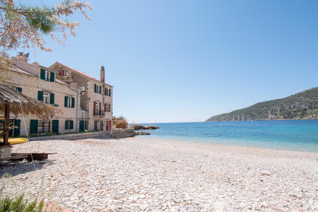 Apartments On The Beach Komiža Exteriér fotografie
